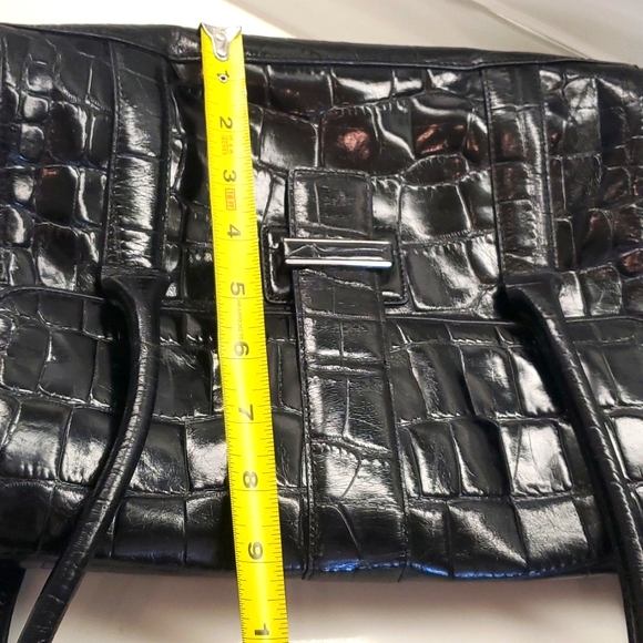 Ann Taylor Stunning Leather "Croc" Satchel - Picture 12 of 14